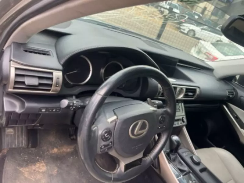 Lexus IS   - 2014