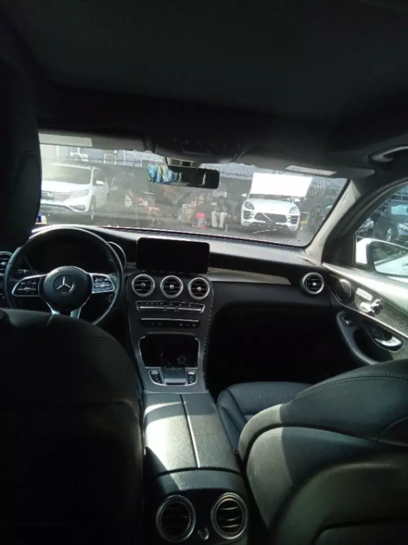 Mercedes-Benz GLC 300   - 2018