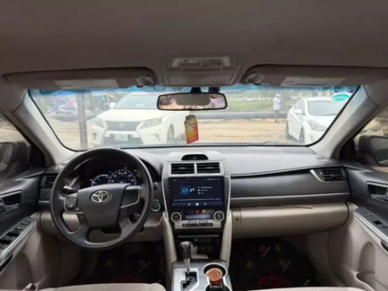 Toyota Camry   - 2012