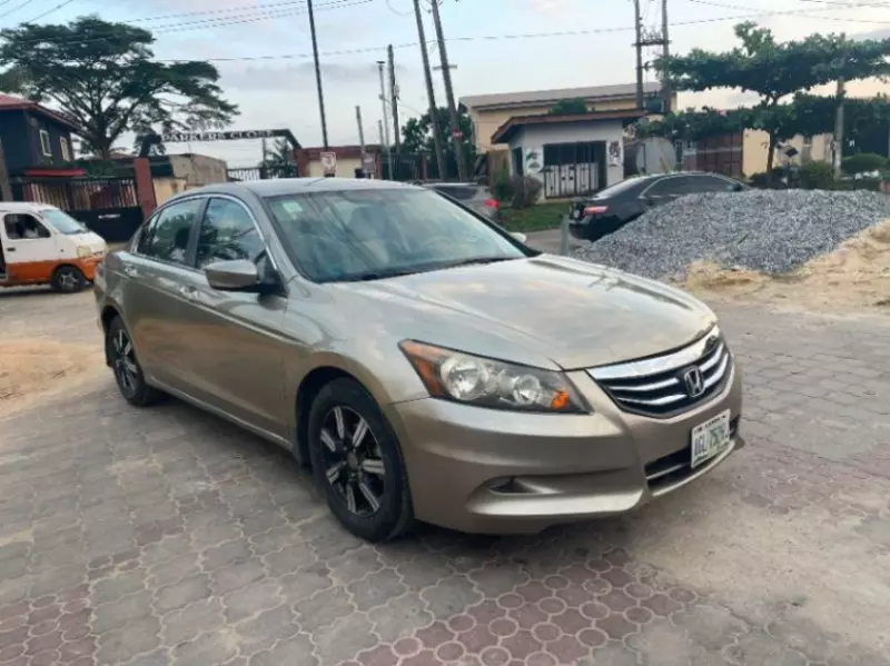 Honda Accord   - 2010