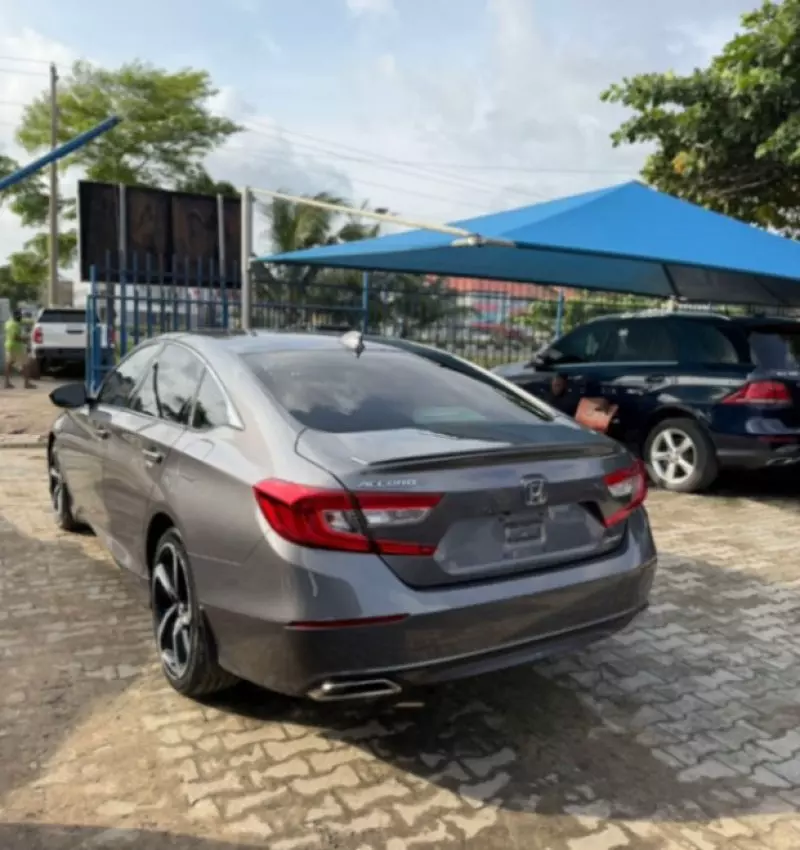 Honda Accord   - 2018