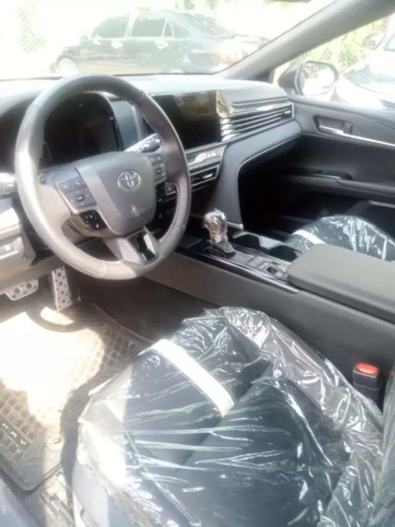 TOYOTA Camry   - 2025