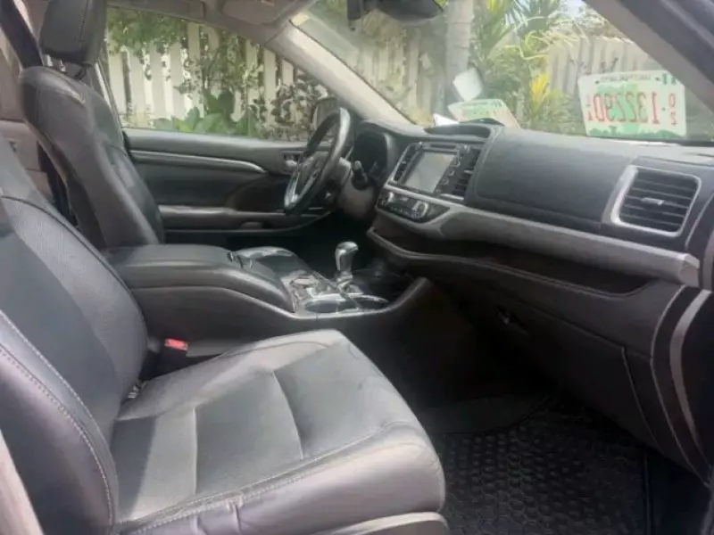 TOYOTA Highlander   - 2017