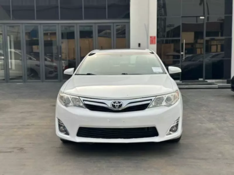 Toyota Camry   - 2014