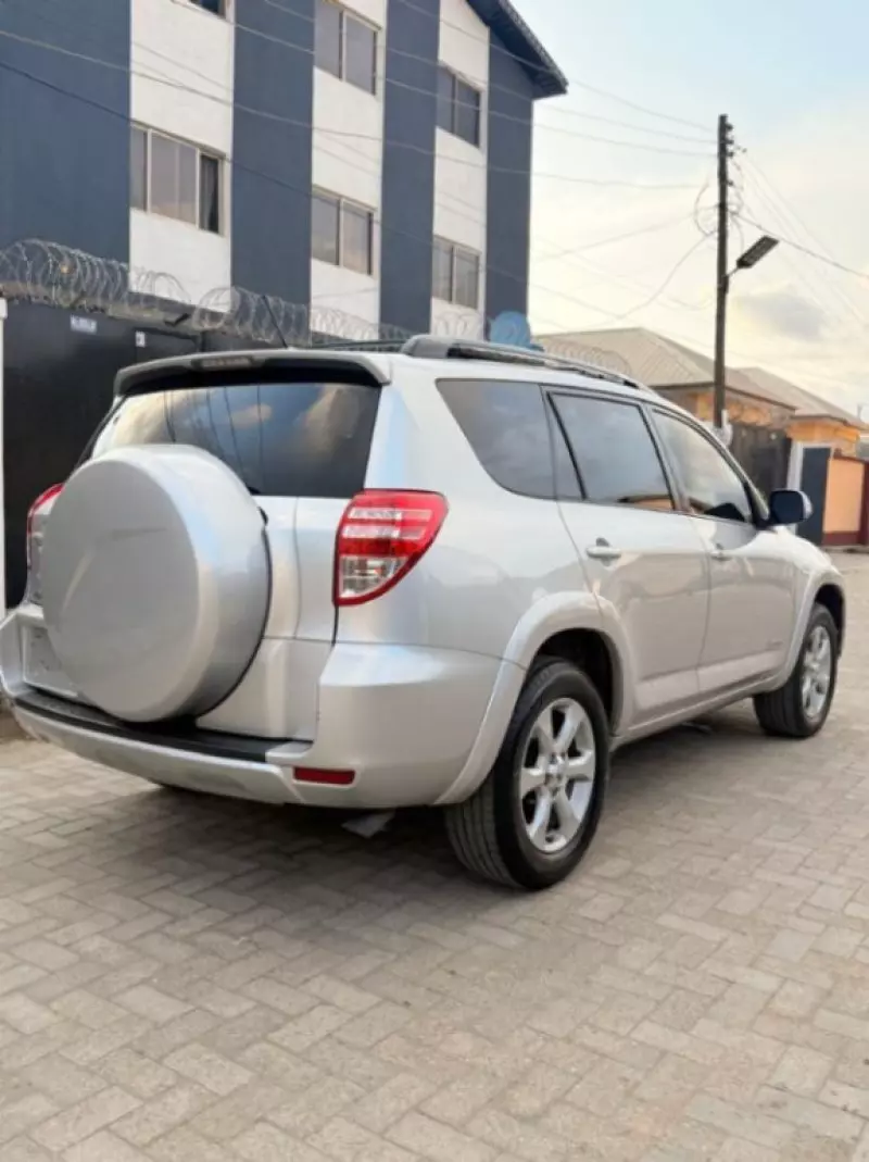 Toyota RAV 4 - 2012