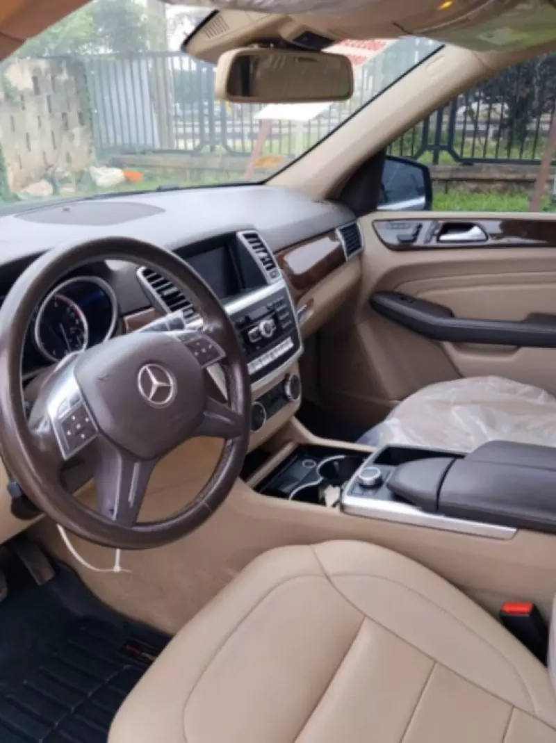 Mercedes-Benz ML 350   - 2012