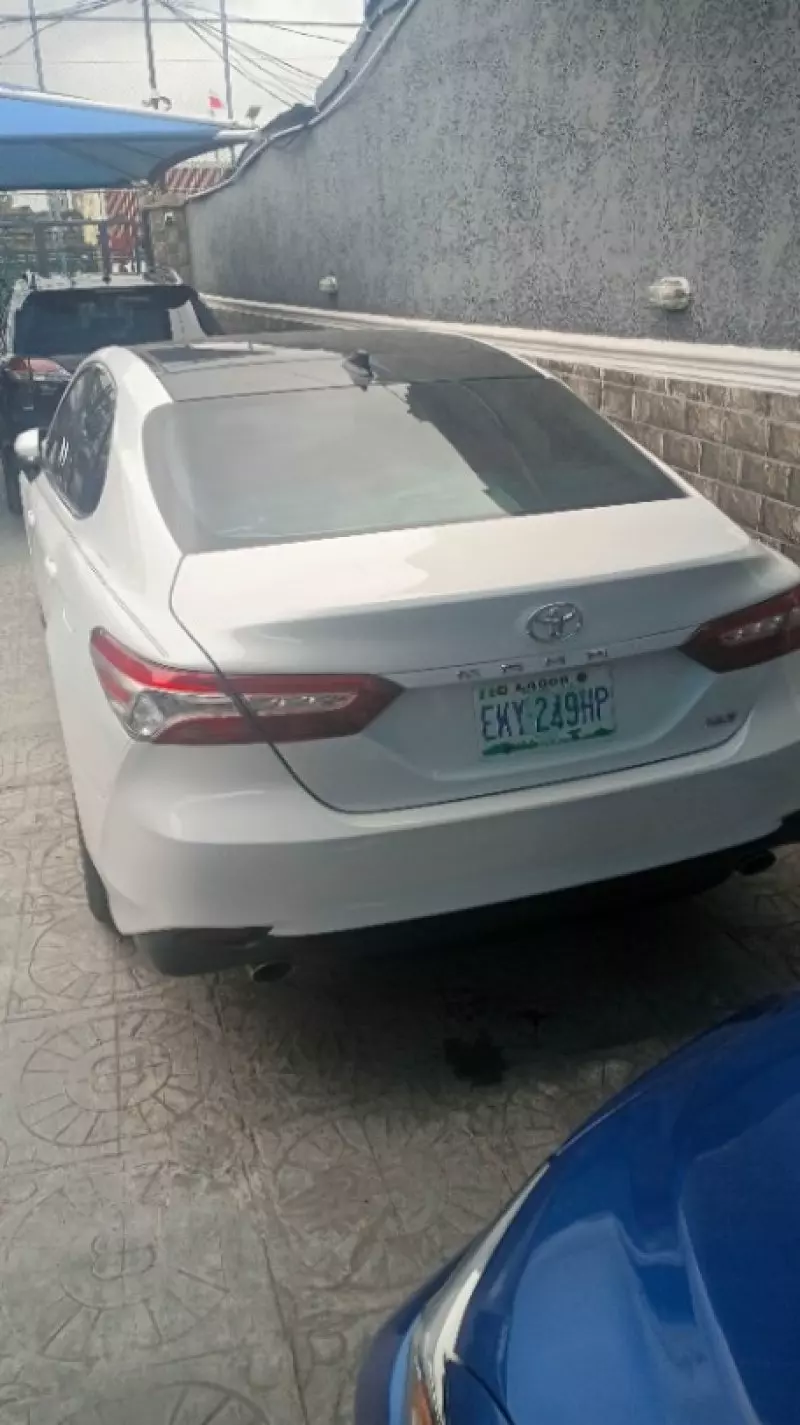 TOYOTA Camry   - 2018