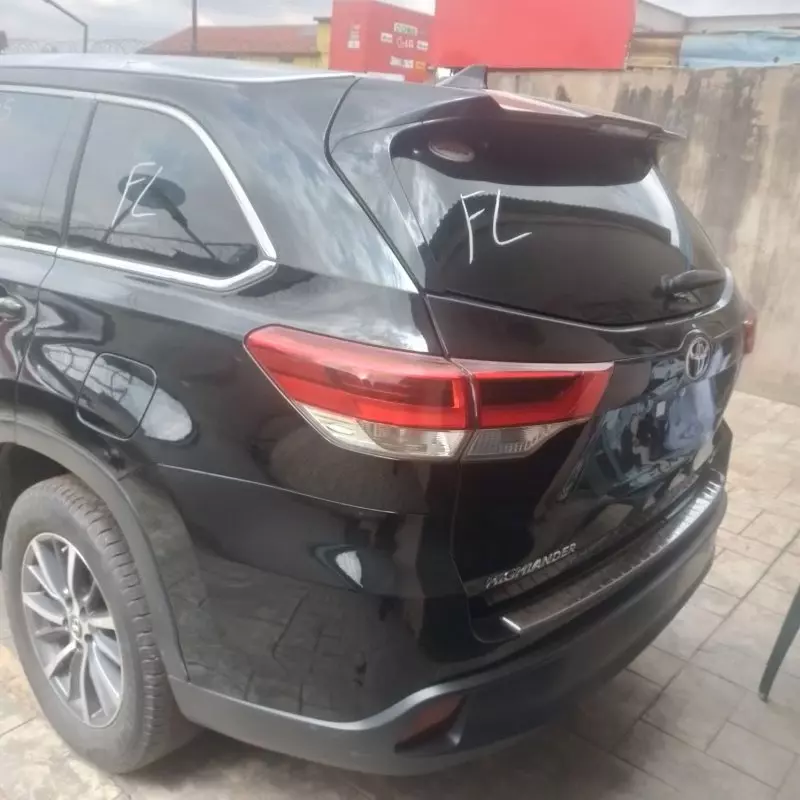 Toyota Highlander   - 2018