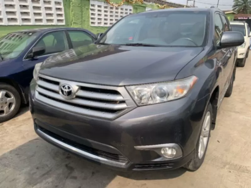 Toyota Highlander   - 2013