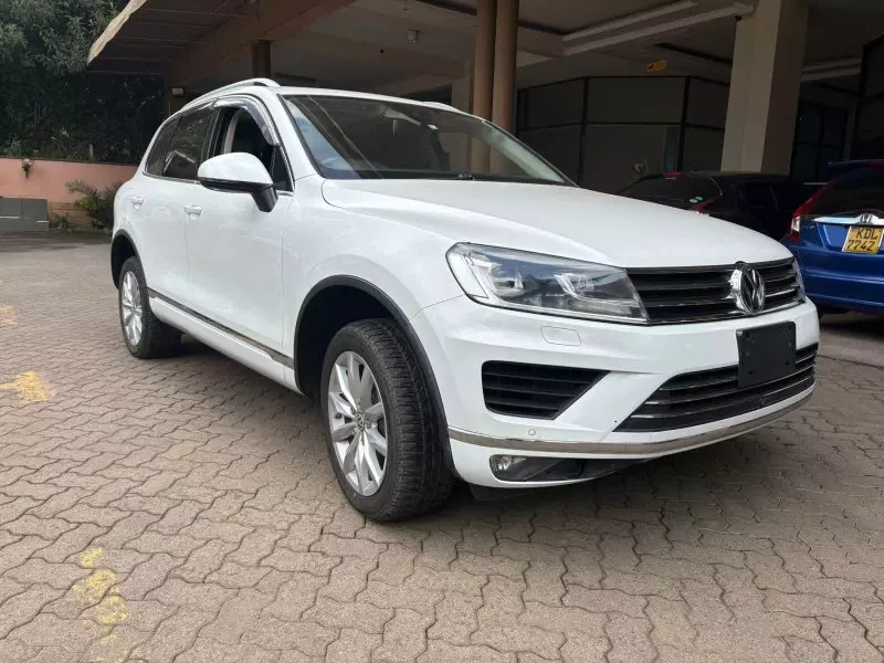 Volkswagen Touareg   - 2016