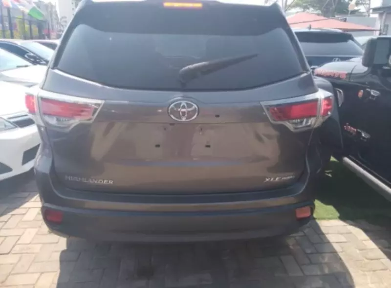 Toyota Highlander   - 2018