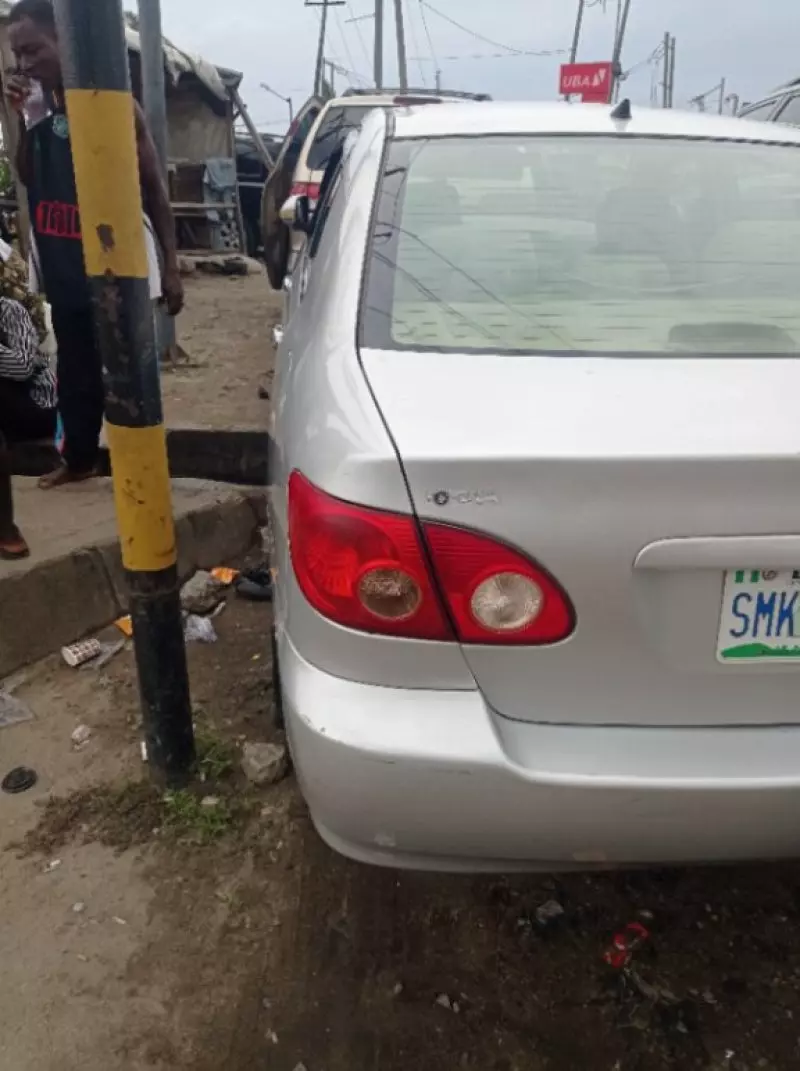 Toyota Corolla   - 2005