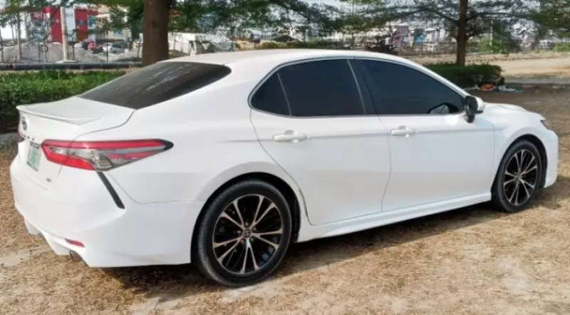 Toyota Camry   - 2018