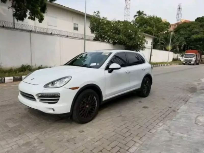 PORSCHE Cayenne   - 2015