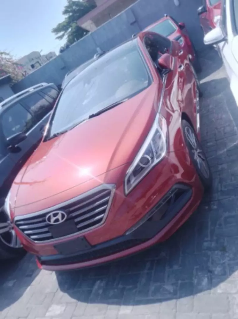 Hyundai Sonata   - 2015