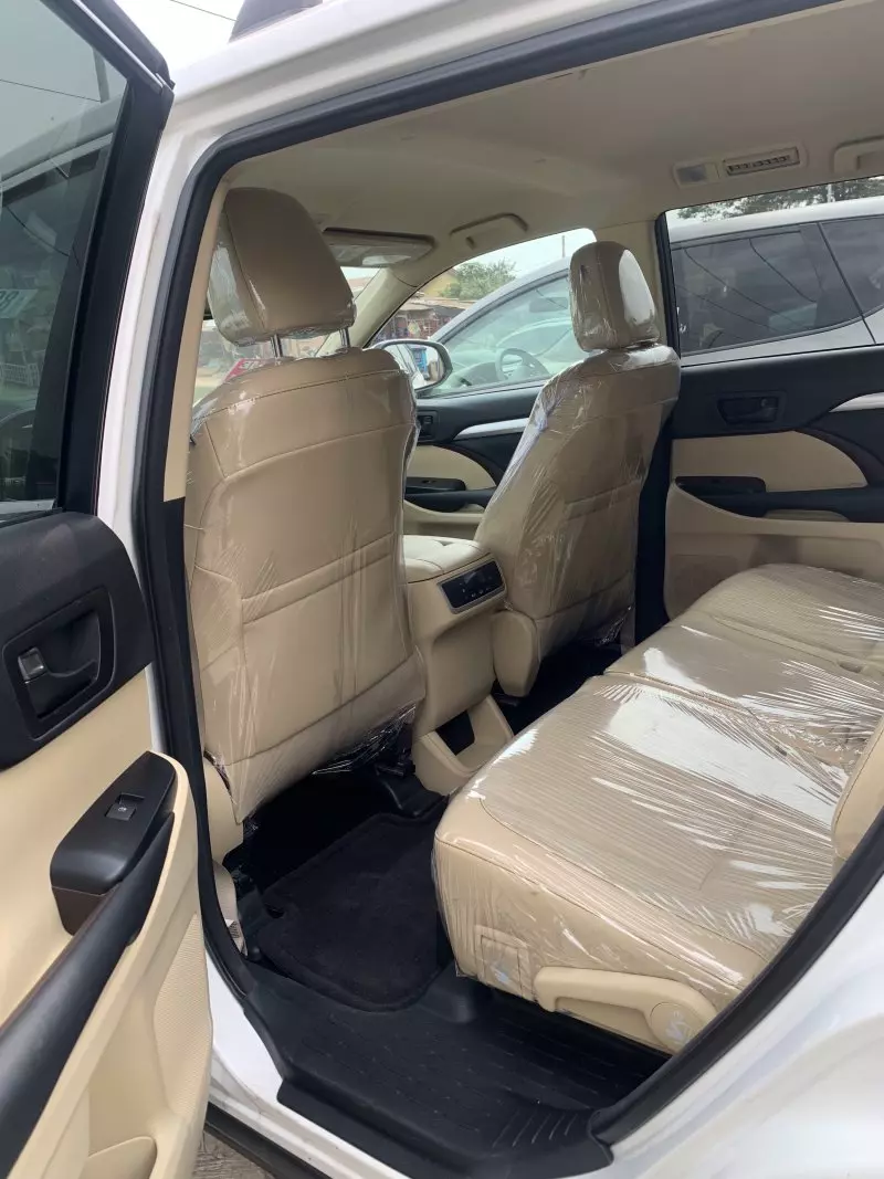 Toyota Highlander   - 2015