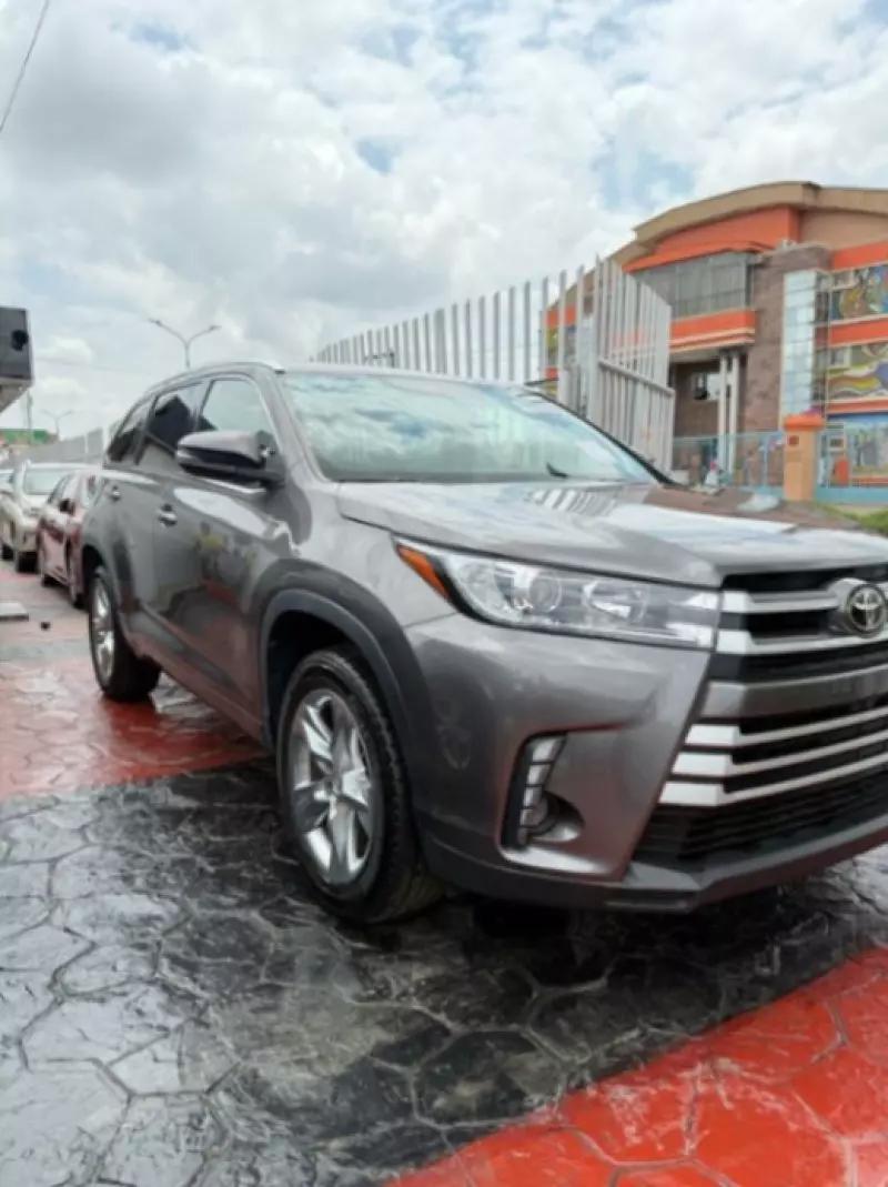 Toyota Highlander   - 2015