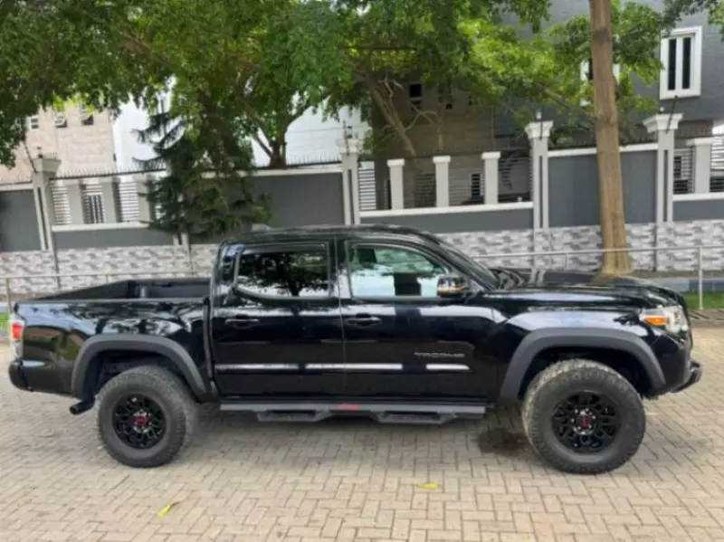 Toyota Tacoma   - 2021