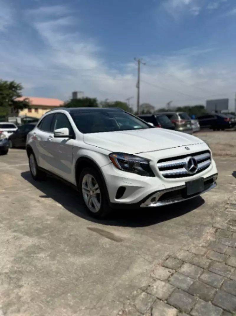 Mercedes-Benz Gla-class   - 2016