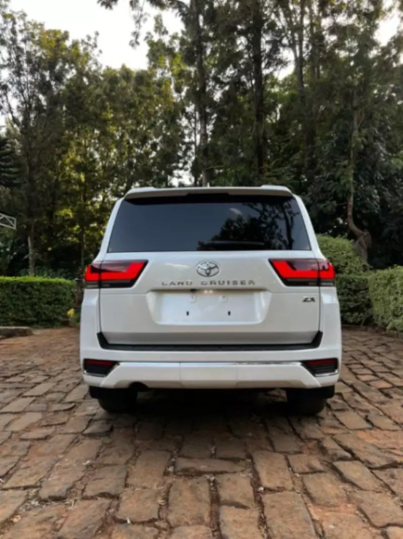 Toyota Land Cruiser   - 2021