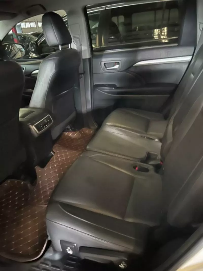 TOYOTA Highlander   - 2018