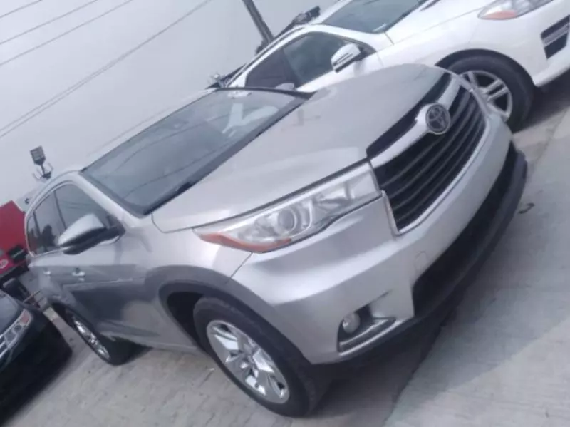 TOYOTA Highlander   - 2015