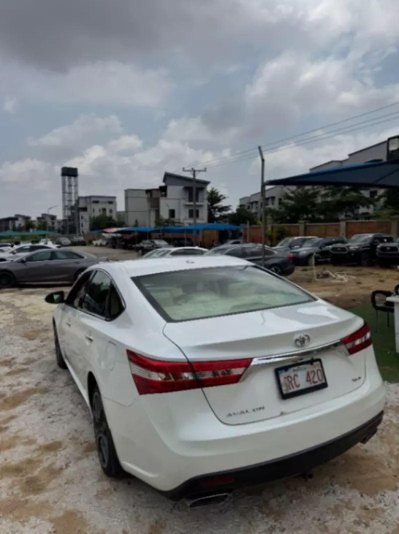 TOYOTA Camry - 2013