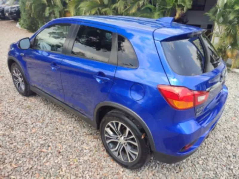 Mitsubishi OUTLANDER   - 2017