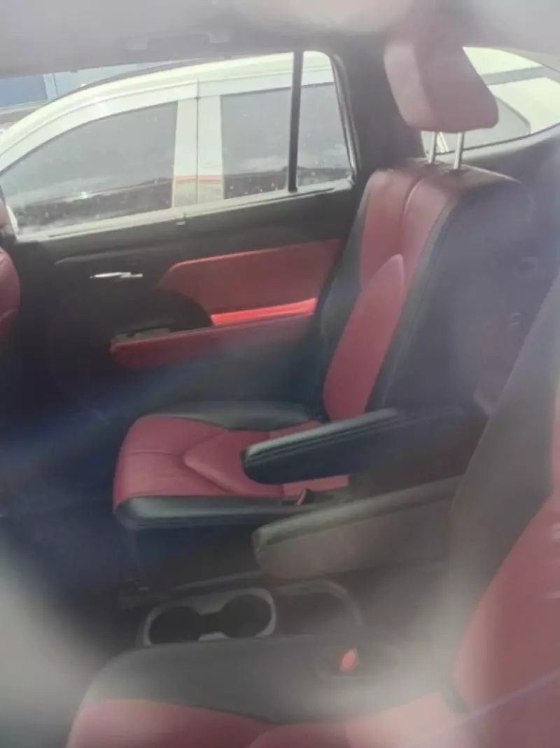 Toyota Highlander   - 2021