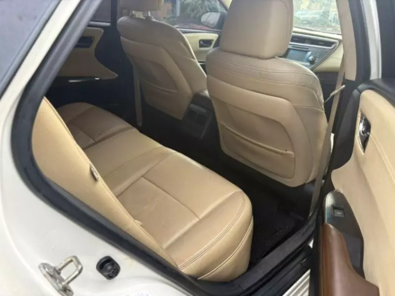 Toyota Avalon   - 2014