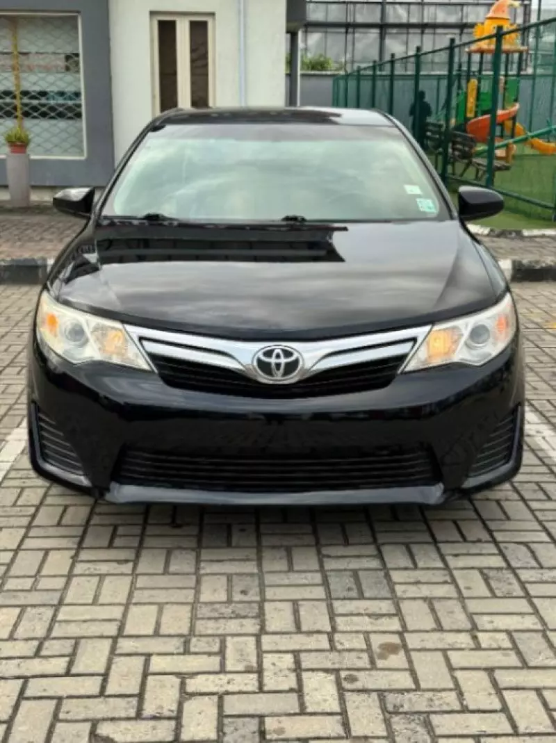 Toyota Camry   - 2014