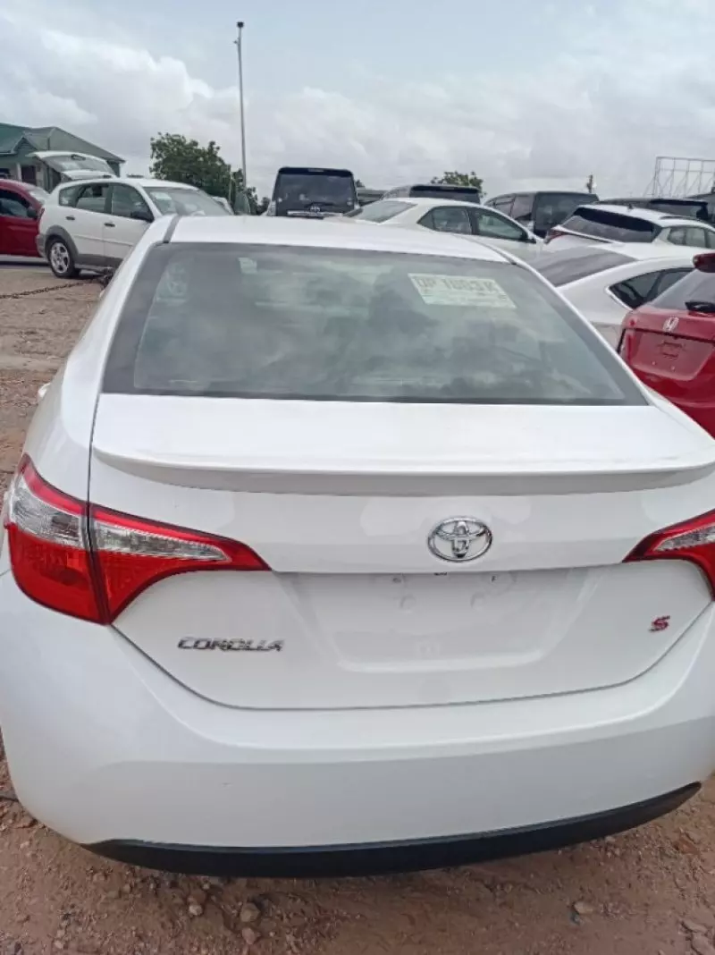 Toyota Corolla   - 2016