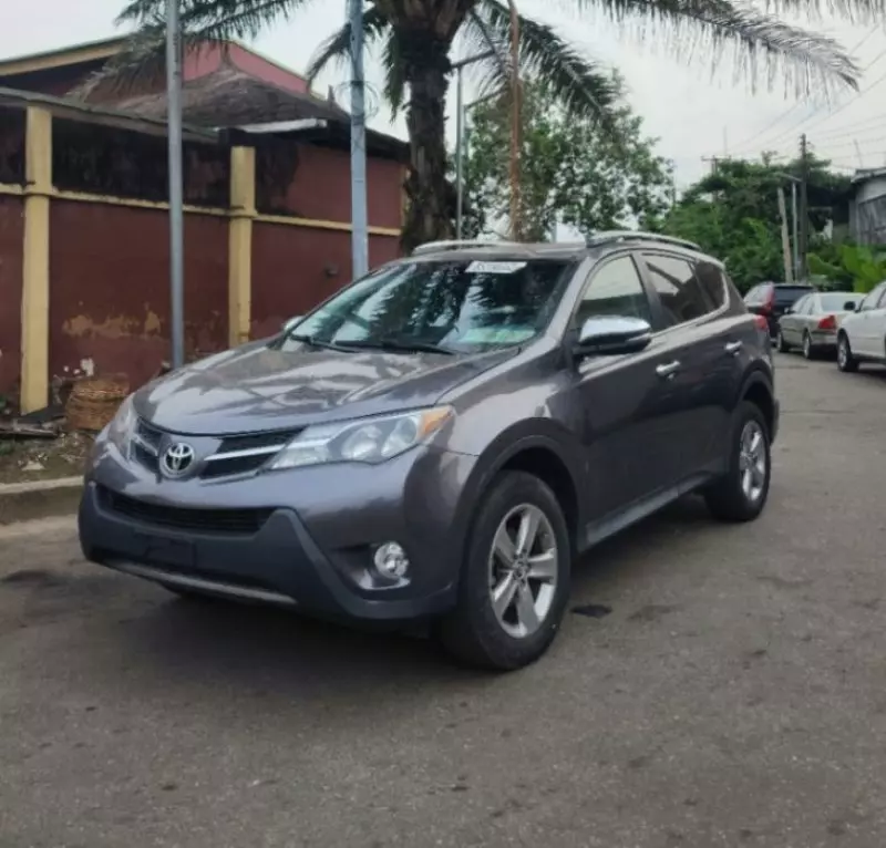 Toyota RAV 4   - 2015