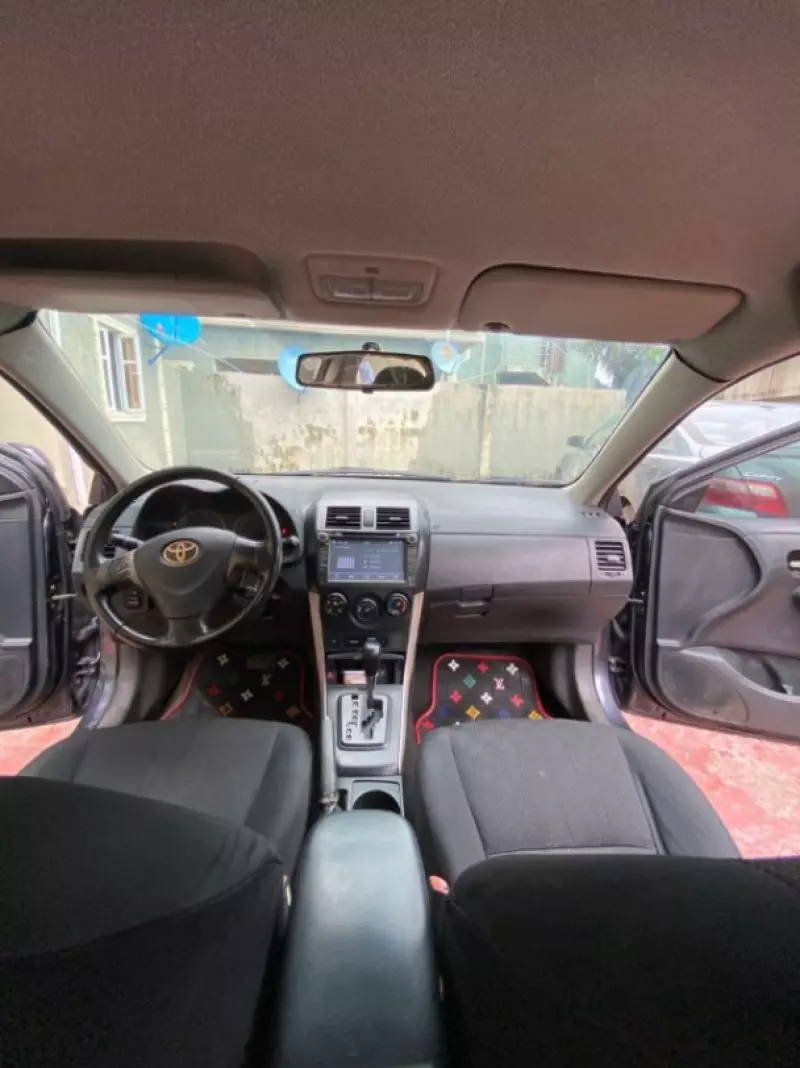 TOYOTA Corolla - 2009