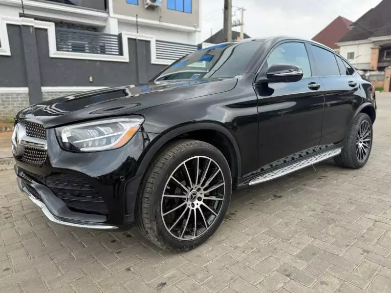 Mercedes-Benz GLC 300 - 2021