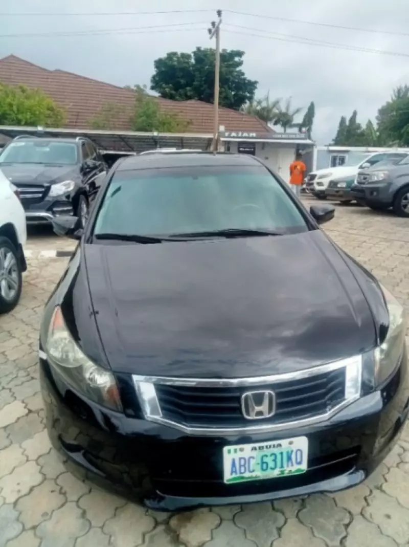 Honda Accord   - 2009