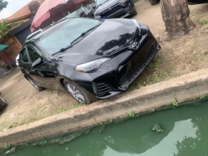 Toyota corolla   - 2019