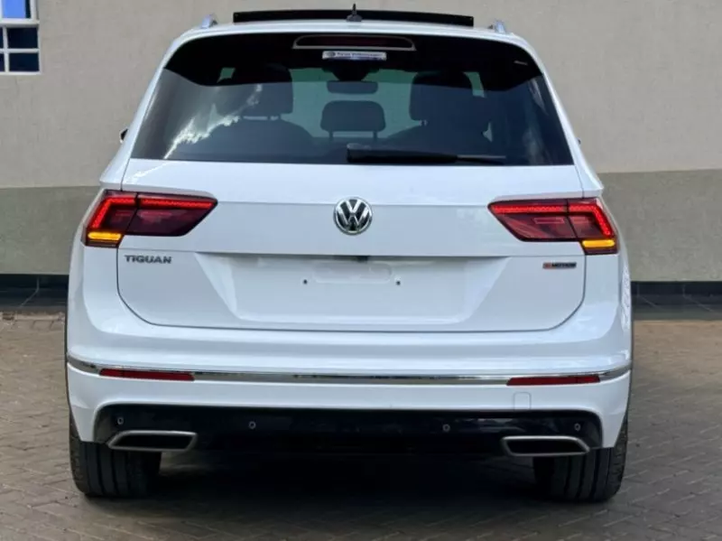 Volkswagen Tiguan   - 2019