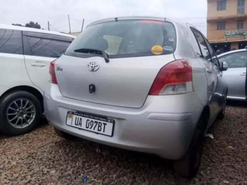 Toyota Vitz   - 2010