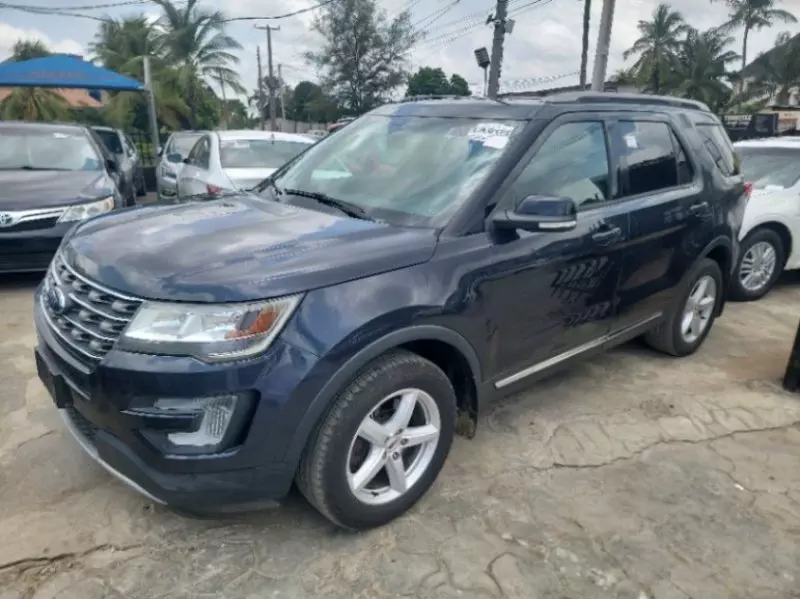 Ford Explorer   - 2017