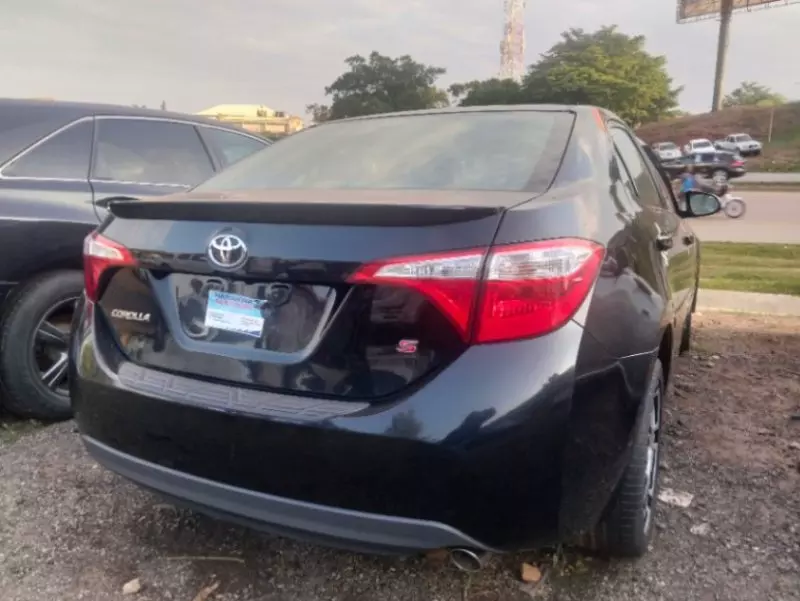 TOYOTA Corolla - 2016