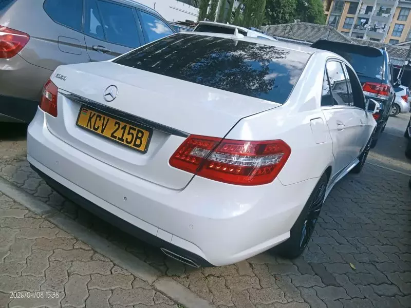 Mercedes-Benz E350   - 2012