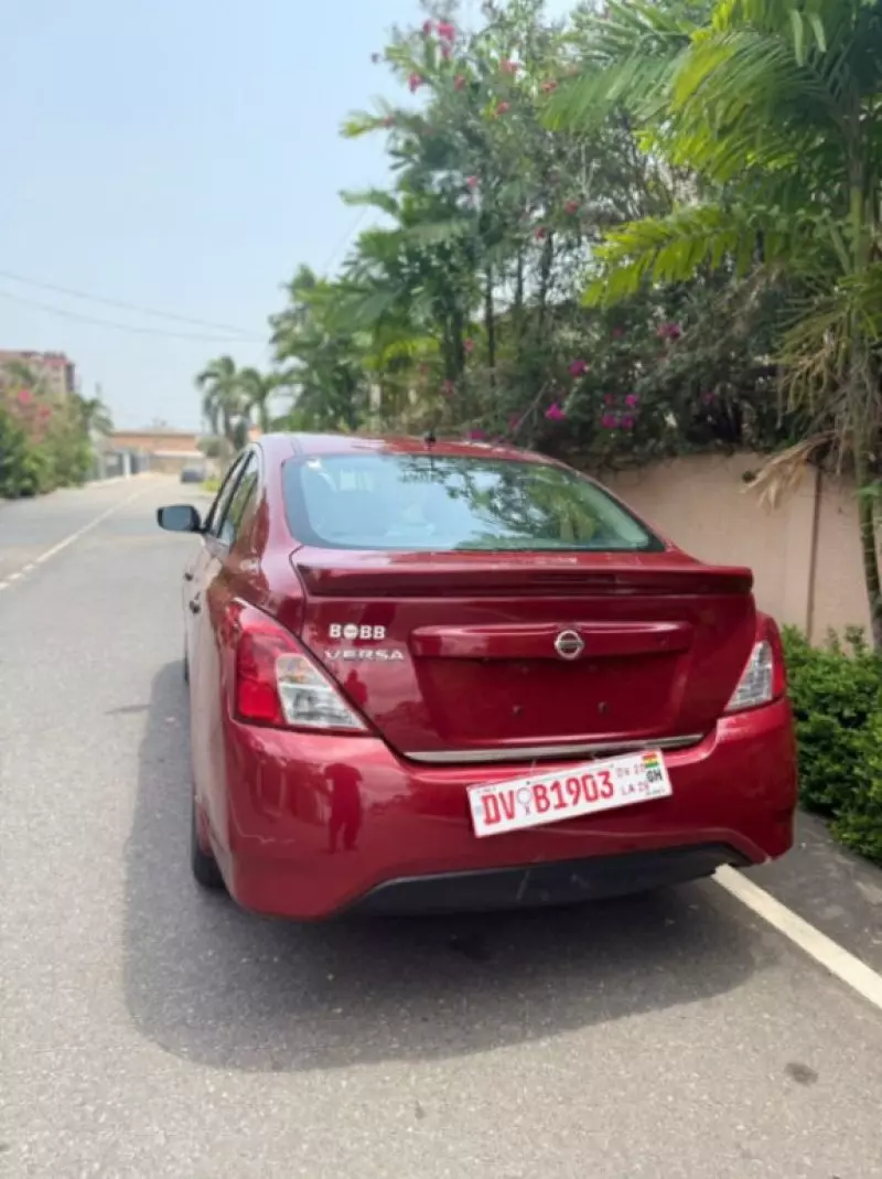 Nissan Versa   - 2019