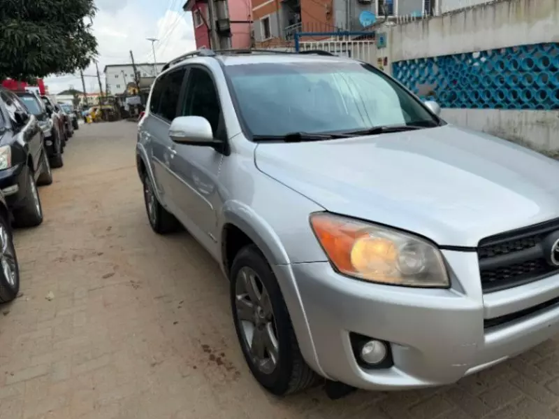TOYOTA RAV 4   - 2012