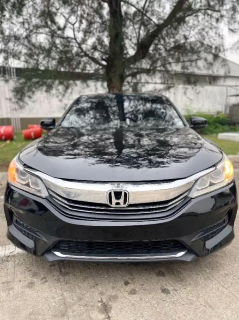Honda Accord   - 2017