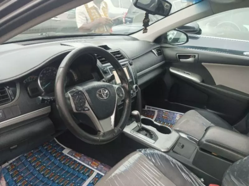 Toyota camry   - 2012