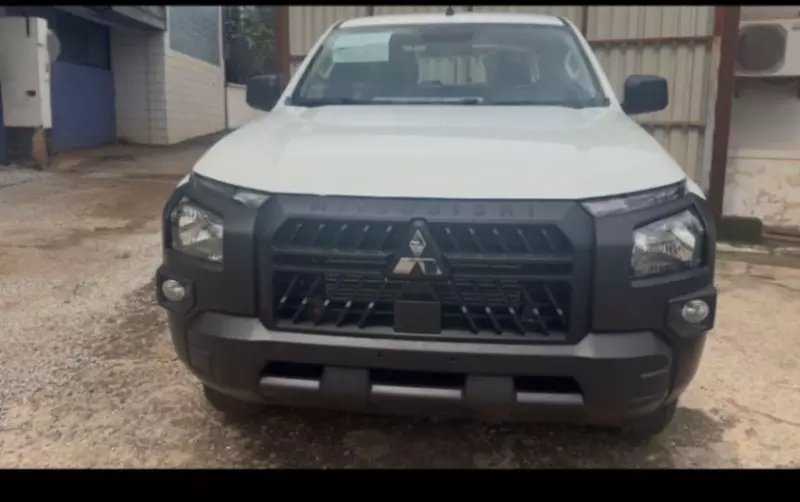 Mitsubishi L200   - 2025