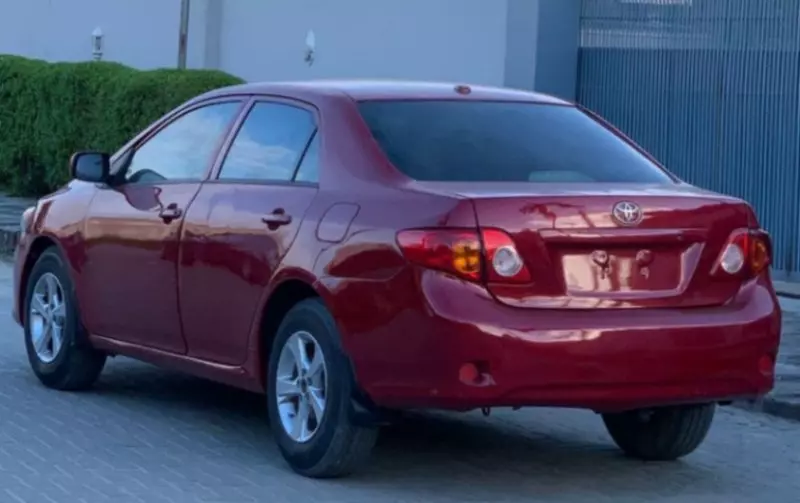 Toyota Camry   - 2012