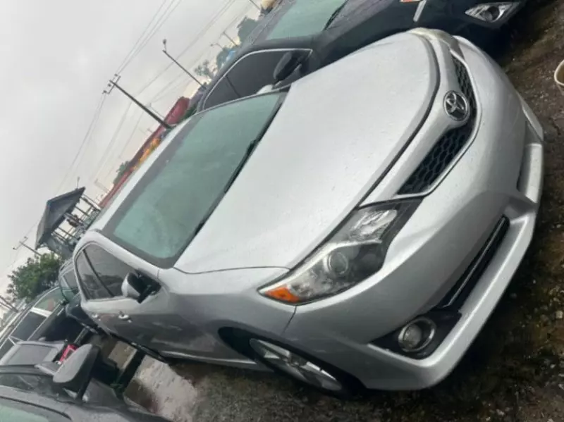 TOYOTA Camry - 2014