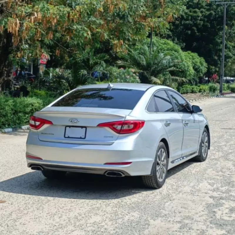 Hyundai Sonata   - 2015